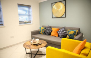 3-Bed house in the city centre with Free Parking